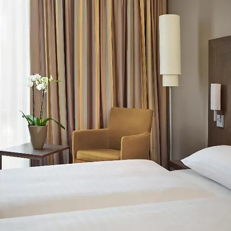 Intercityhotel מלון